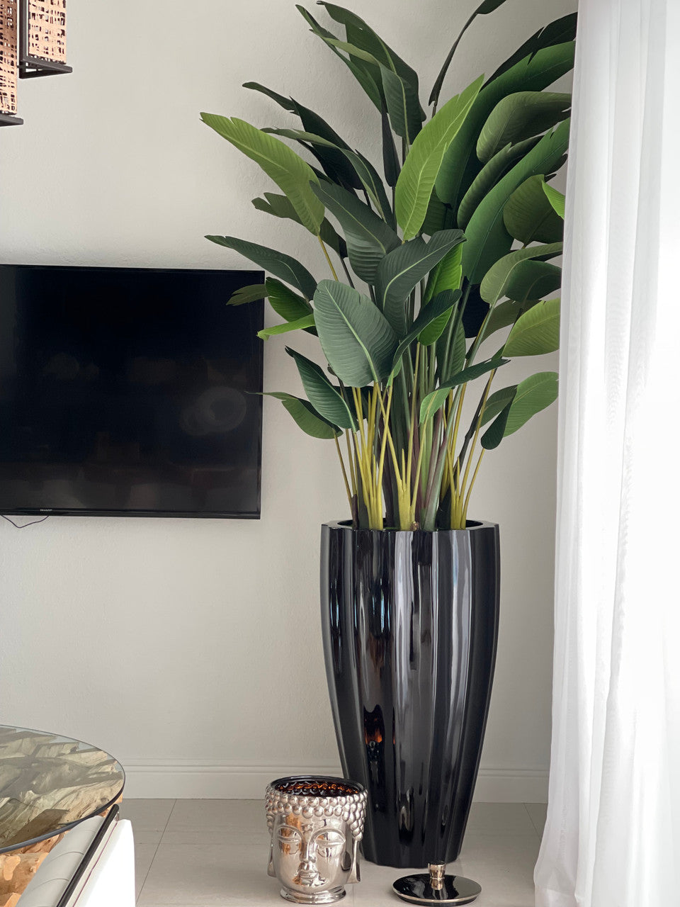 San Jose Fluted Planter in Glossy Black with Birds of Paradise